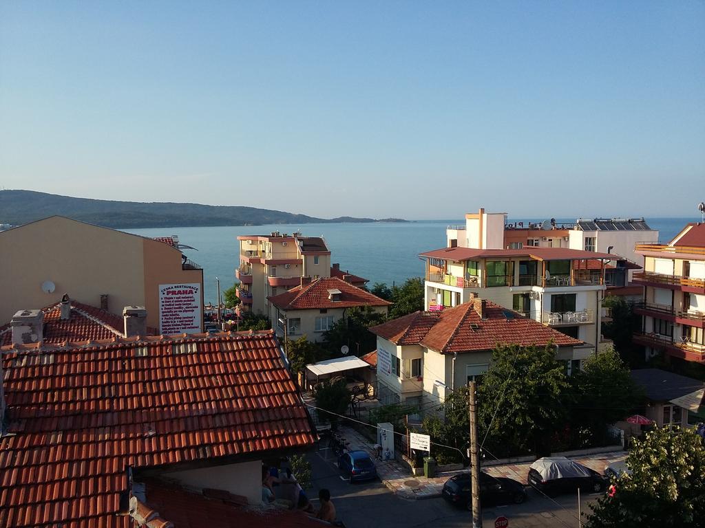 Guest House Adriya Primorsko Exterior photo