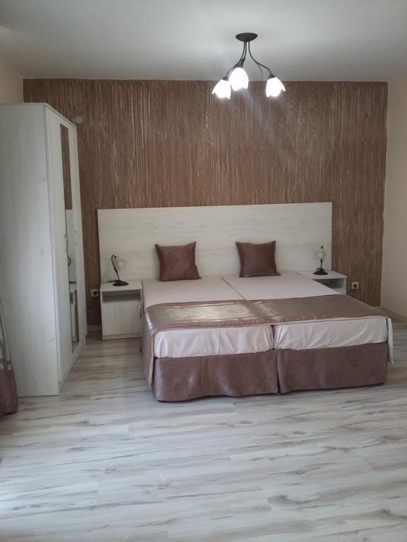 Guest House Adriya Primorsko Exterior photo