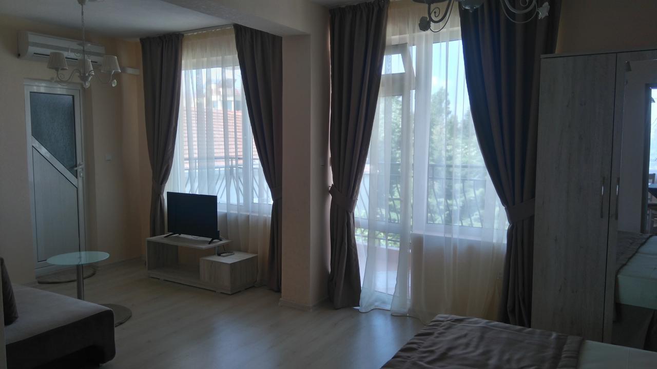 Guest House Adriya Primorsko Exterior photo