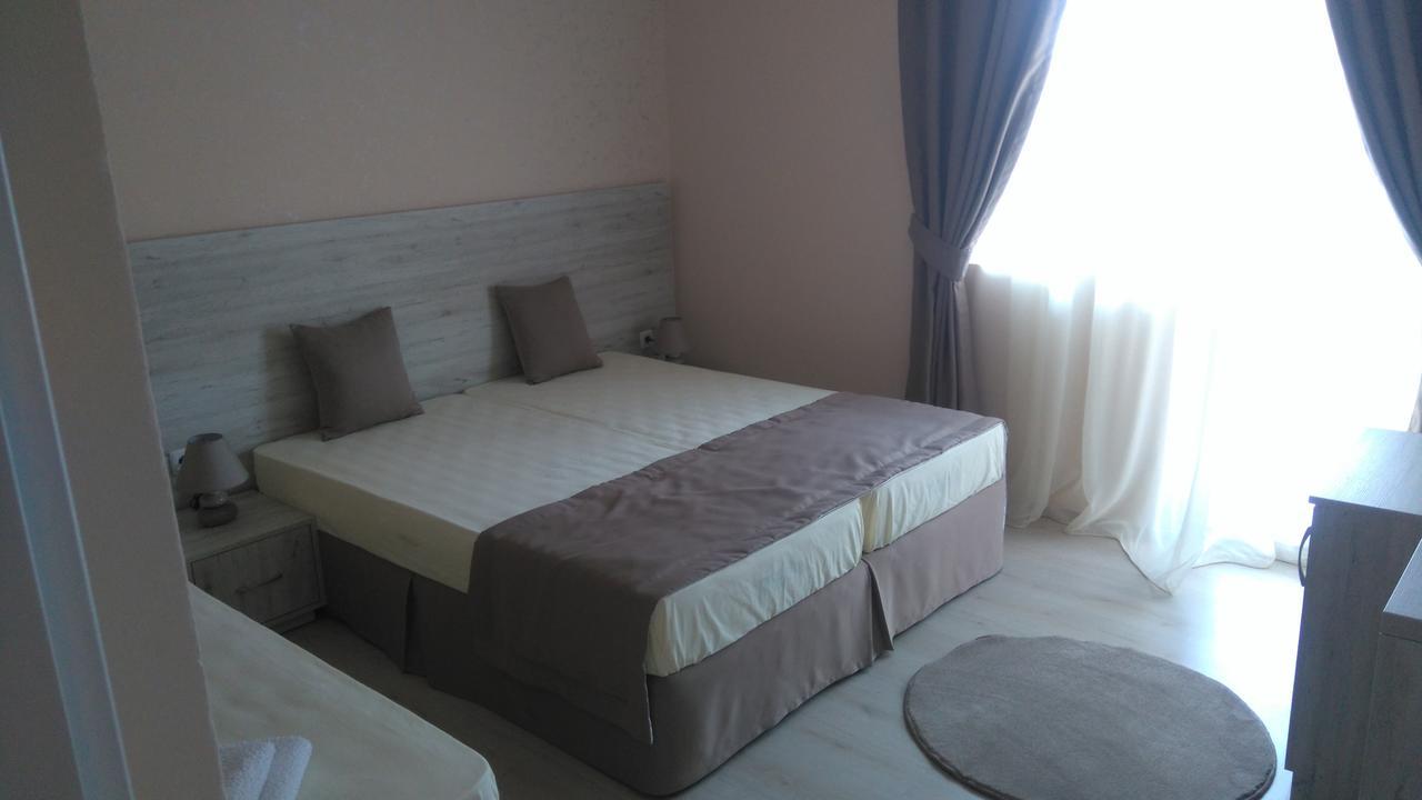Guest House Adriya Primorsko Exterior photo