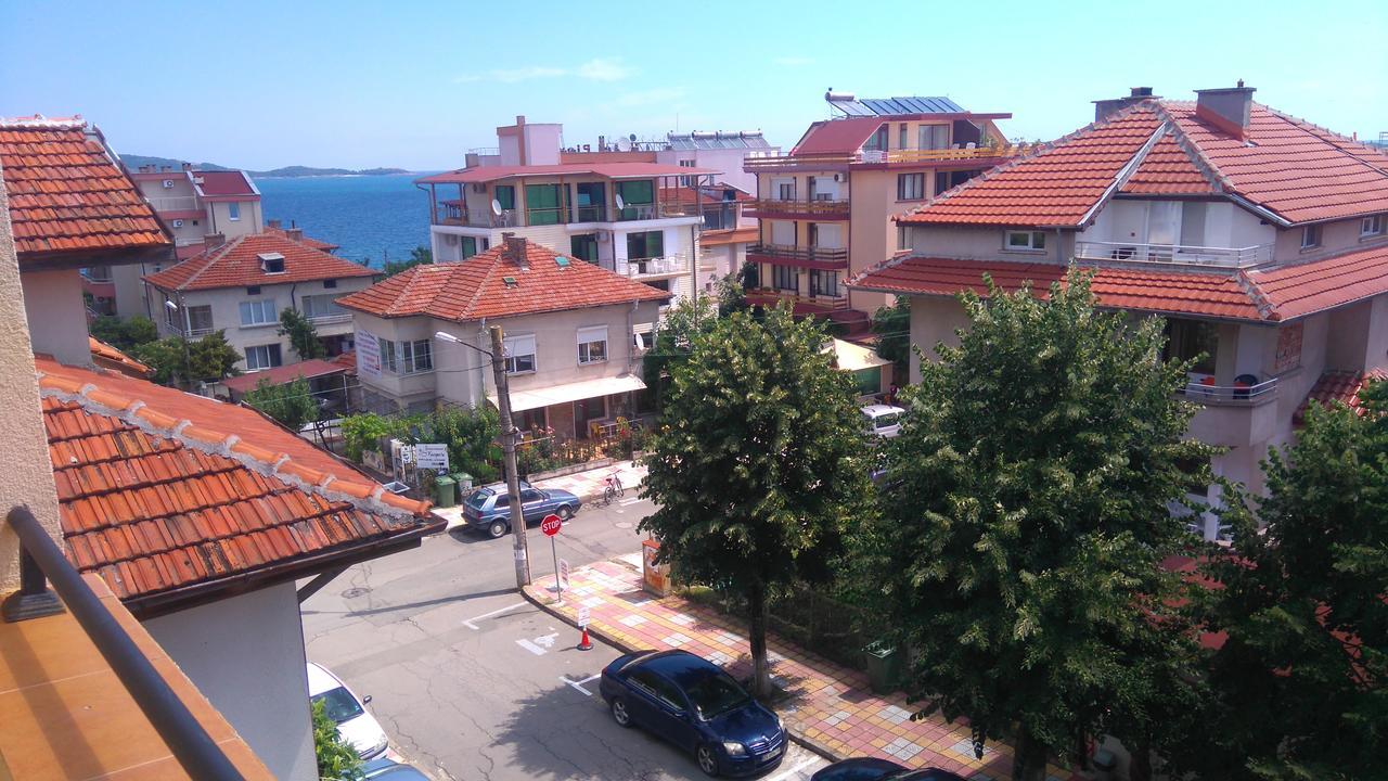 Guest House Adriya Primorsko Exterior photo