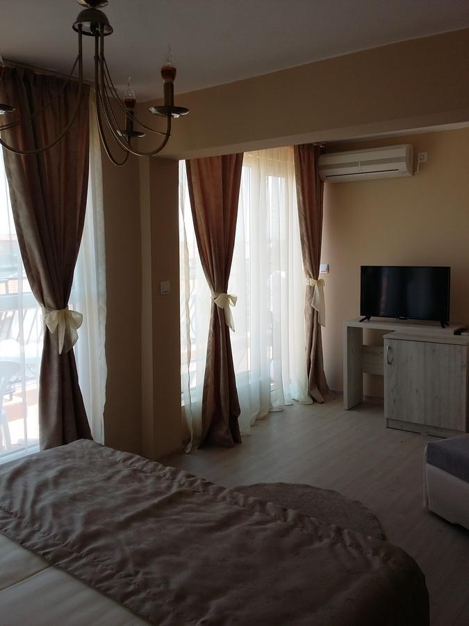 Guest House Adriya Primorsko Exterior photo